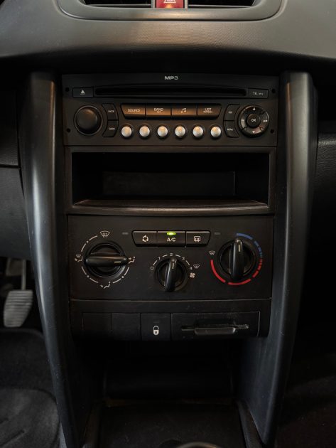 Peugeot 207 1.4 HDi – 2009 – 179 000 km – Garantie 12 mois - Révisée - CT ok 