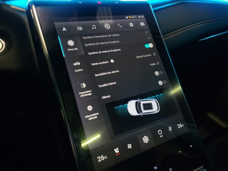 MG MARVEL R 70 KWH EV 180 2WD LUXURY TOIT OUVRANT / SIEGES CHAUFFANTS VENTILLÉ / 360° / ANGLE MORTS 2024