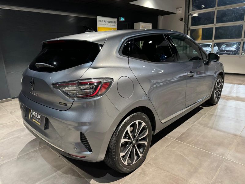 RENAULT CLIO 5 1.6 E-TECH 145 FULL HYBRID TECHNO / ECRAN 9.3P 2023