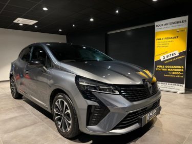 RENAULT CLIO 5 1.6 E-TECH 145 FULL HYBRID TECHNO / ECRAN 9.3P 2023