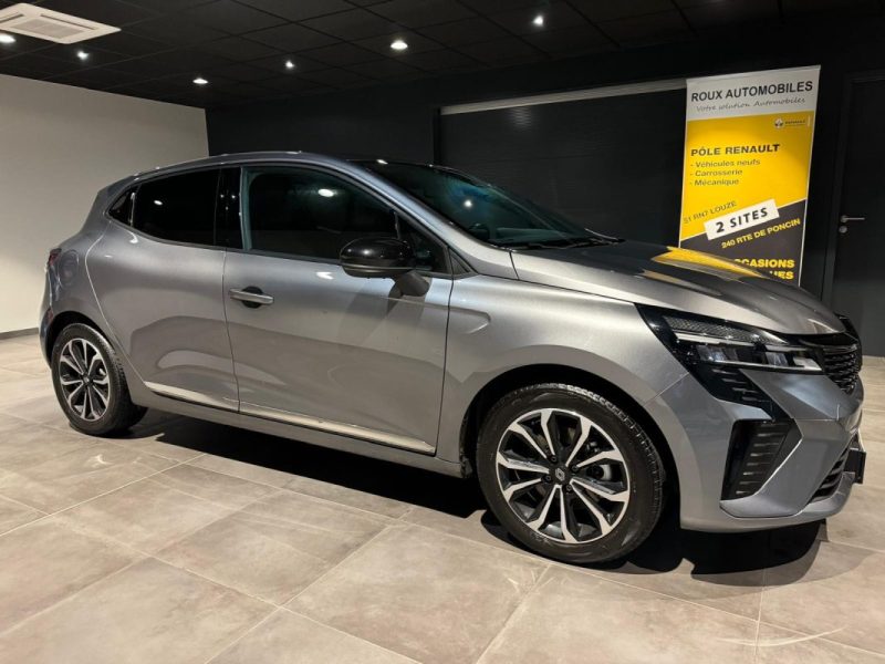 RENAULT CLIO 5 1.6 E-TECH 145 FULL HYBRID TECHNO / ECRAN 9.3P 2023