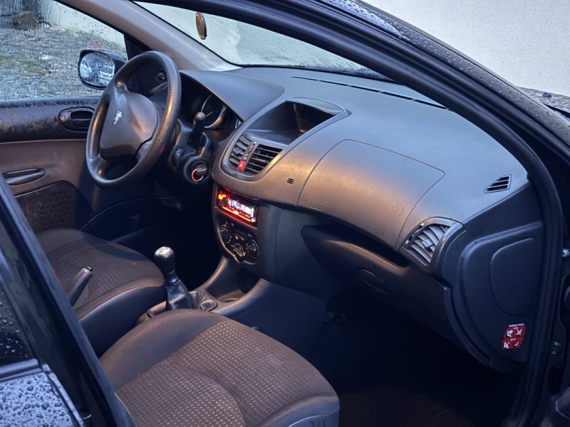 PEUGEOT 206 + 1.4 HDI  BLEU LION 68CV 2011 170000KM 