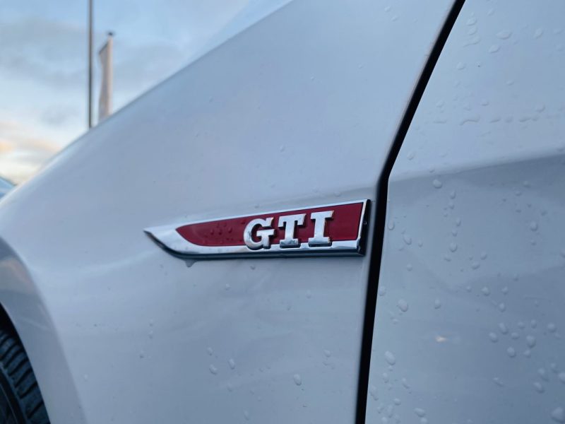 VOLKSWAGEN GOLF VII GTI PERFORMANCE 2.0 TSI 245CH DSG7 / CarPlay - Caméra De Recul - Stage 1 Ethanol
