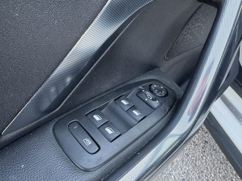 PEUGEOT 2008 1.6 E-HDI92 ALLURE BVA