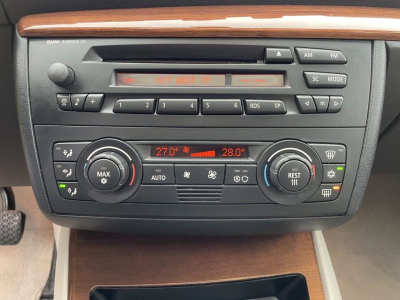 B.M.W. SERIE 1 118D 122 CV    GARANTIE 3/12 MOIS 2006