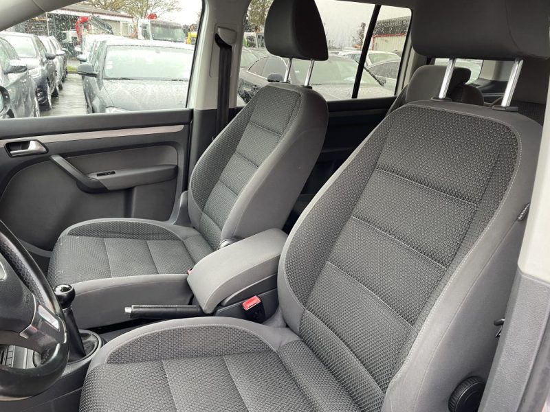 VOLKSWAGEN TOURAN 1.6 TDI - 16V TURBO 2011