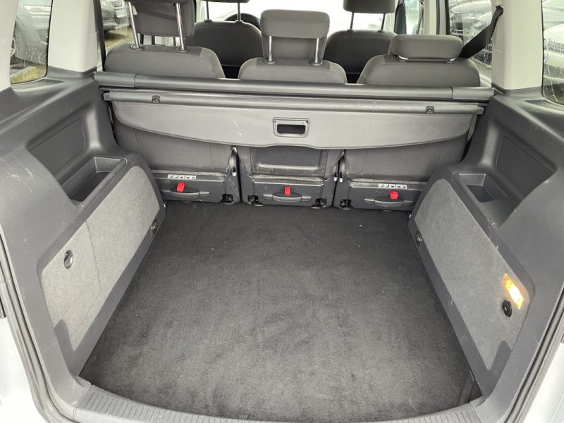 VOLKSWAGEN TOURAN 1.6 TDI - 16V TURBO 2011