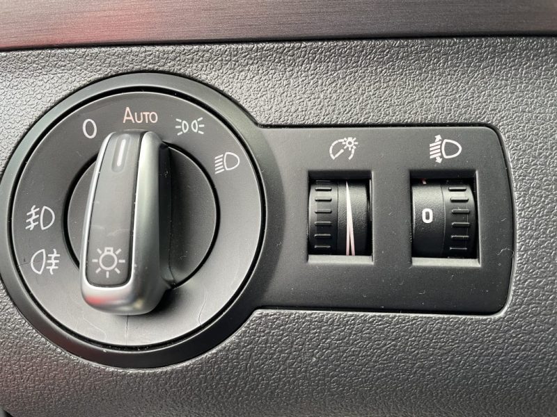 VOLKSWAGEN TOURAN 1.6 TDI - 16V TURBO 2011