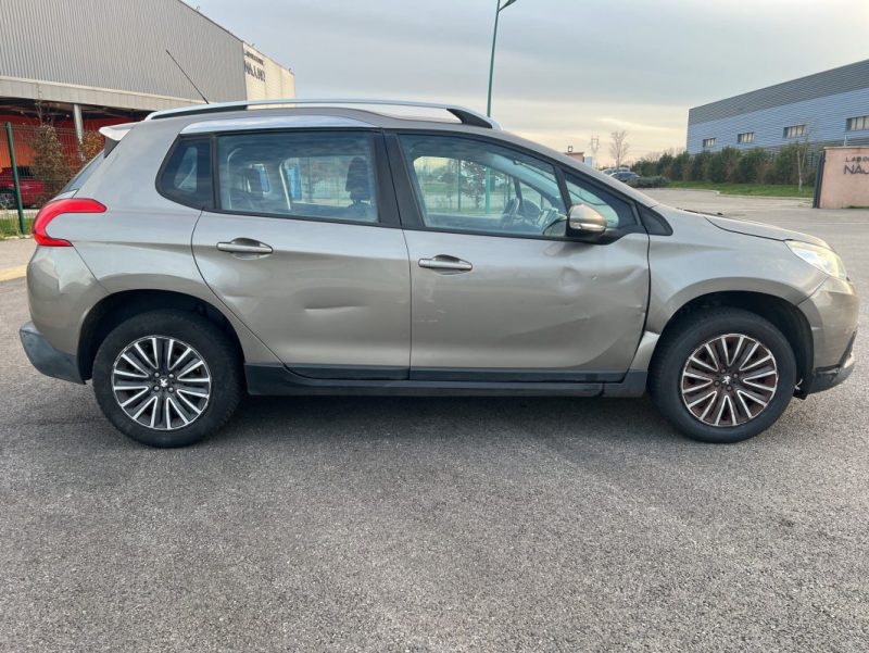 PEUGEOT 2008 1.2 L 82 ch Active, distribution à jour, entretien complet Peugeot