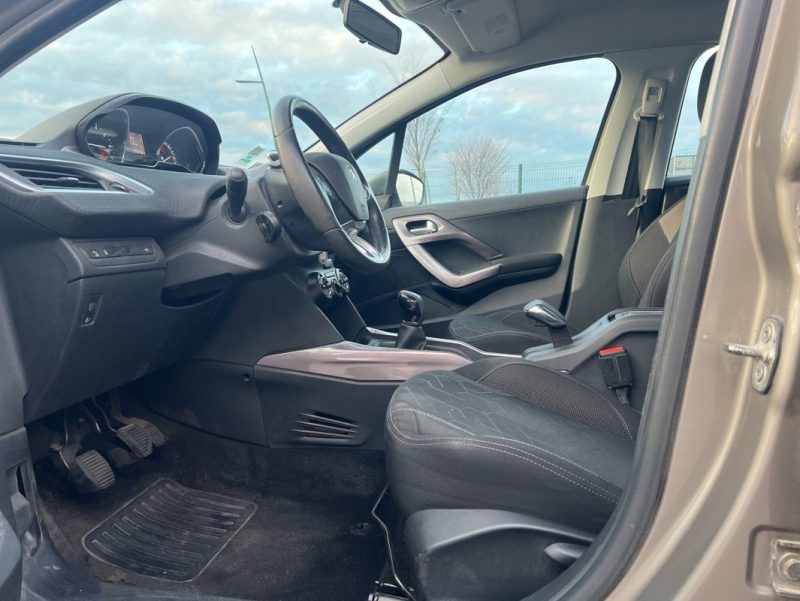 PEUGEOT 2008 1.2 L 82 ch Active, distribution à jour, entretien complet Peugeot