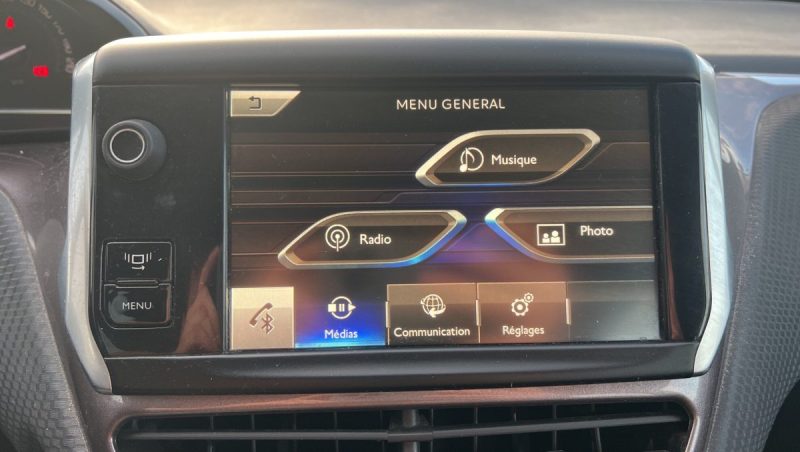 PEUGEOT 2008 1.2 L 82 ch Active, distribution à jour, entretien complet Peugeot