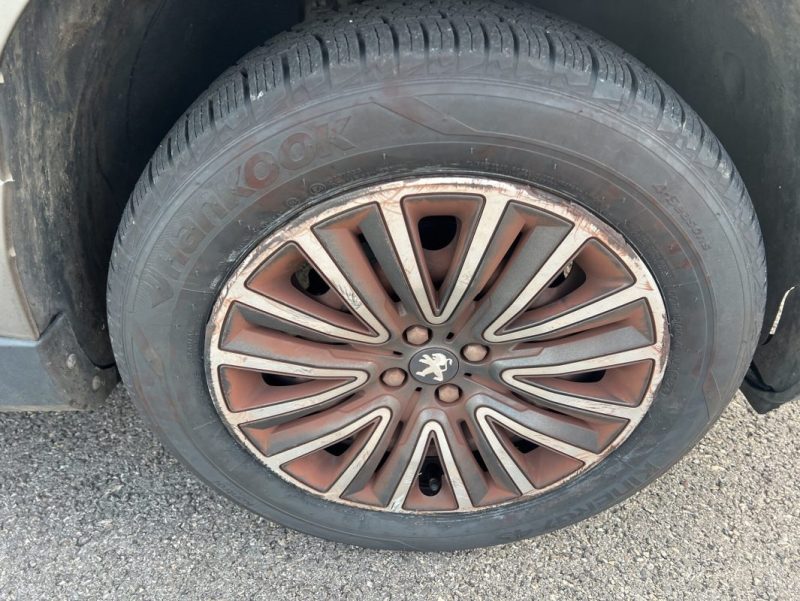 PEUGEOT 2008 1.2 L 82 ch Active, distribution à jour, entretien complet Peugeot