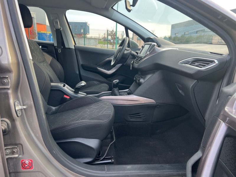 PEUGEOT 2008 1.2 L 82 ch Active, distribution à jour, entretien complet Peugeot