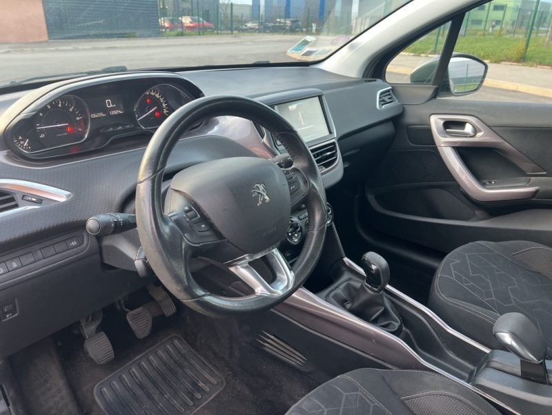 PEUGEOT 2008 1.2 L 82 ch Active, distribution à jour, entretien complet Peugeot