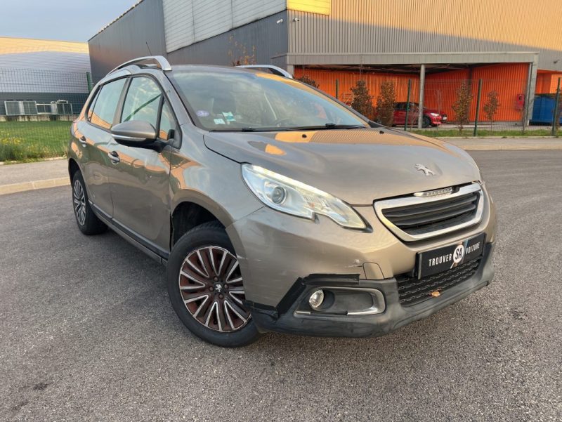 PEUGEOT 2008 1.2 L 82 ch Active, distribution à jour, entretien complet Peugeot