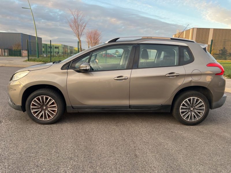PEUGEOT 2008 1.2 L 82 ch Active, distribution à jour, entretien complet Peugeot