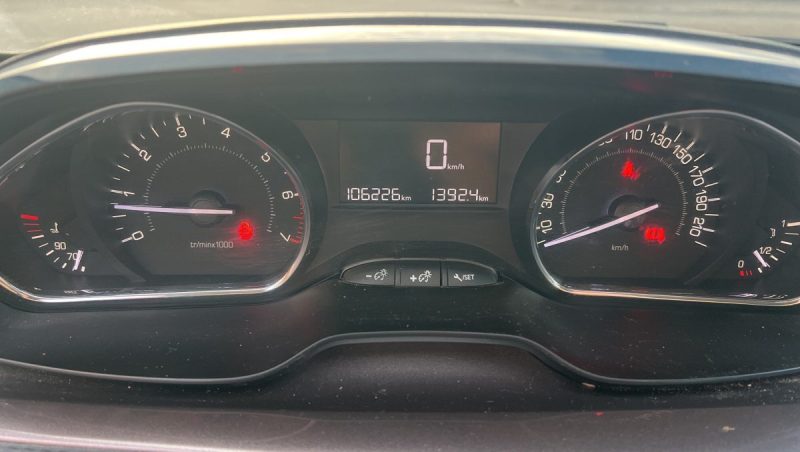 PEUGEOT 2008 1.2 L 82 ch Active, distribution à jour, entretien complet Peugeot