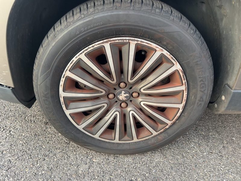 PEUGEOT 2008 1.2 L 82 ch Active, distribution à jour, entretien complet Peugeot