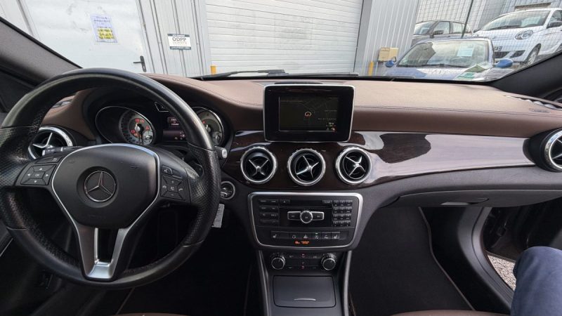 MERCEDES GLA 200D 136CH INTUITION 7G-DCT GARANTIE 