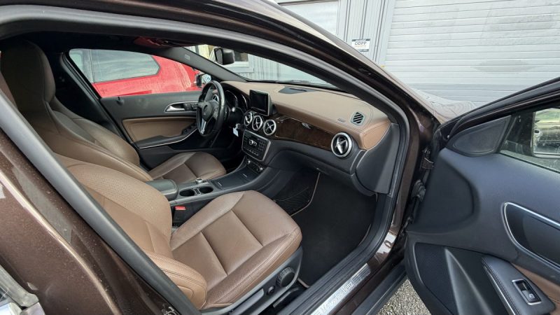 MERCEDES GLA 200D 136CH INTUITION 7G-DCT GARANTIE 