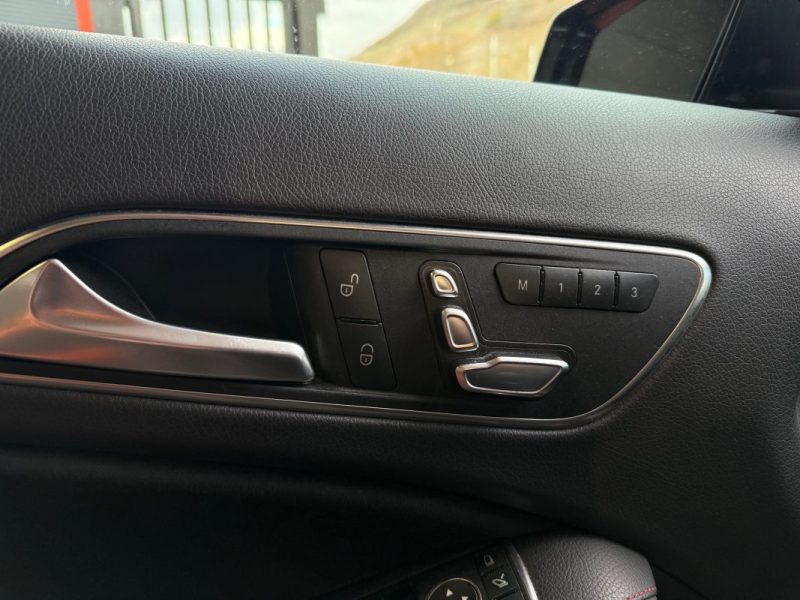 Mercedes Gla 220d 174 Cv Fascination 7G-DCT 4-Matic Toit Ouvrant Panoramique