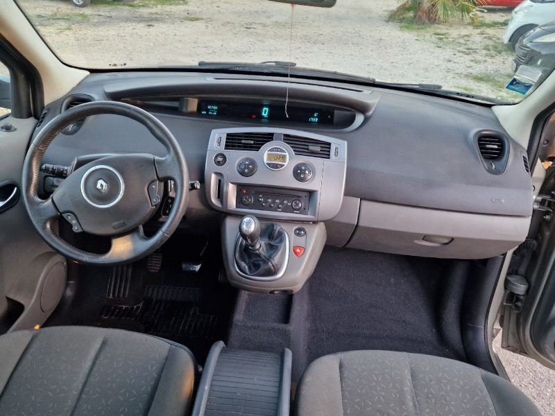 RENAULT SCENIC EXPRESSION 1.9DCI 130 2007