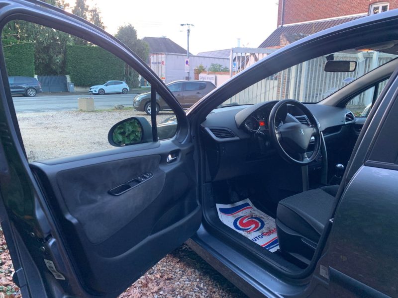 PEUGEOT 207 1.6 HDI 90 EXECUTIVE 2008