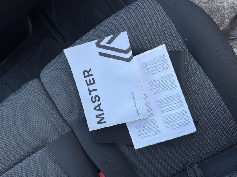 RENAULT MASTER F3300 L2H2 2.3 BLUE DCI 150CHEURO6 2023 ttc