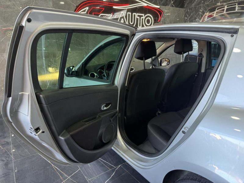 RENAULT CLIO III AUTHENTIQUE 1.5DCI 70 2010