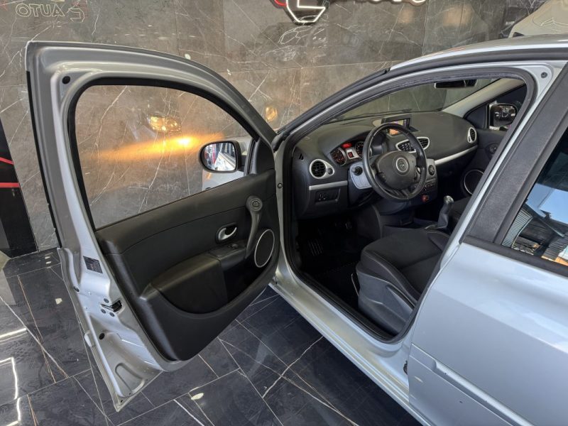 RENAULT CLIO III AUTHENTIQUE 1.5DCI 70 2010
