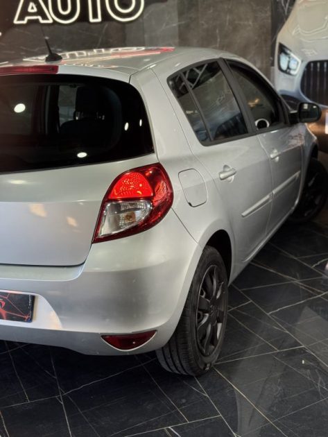 RENAULT CLIO III AUTHENTIQUE 1.5DCI 70 2010
