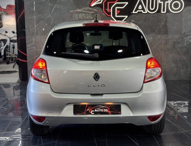 RENAULT CLIO III AUTHENTIQUE 1.5DCI 70 2010