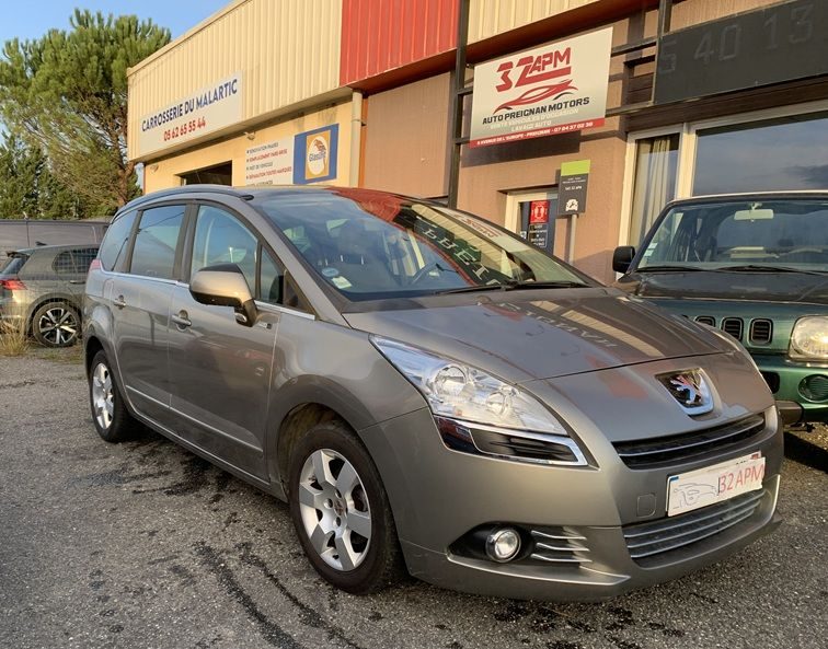 PEUGEOT 5008 1.6 HDI115 FAP ACTIVE 7PL 2013 première main