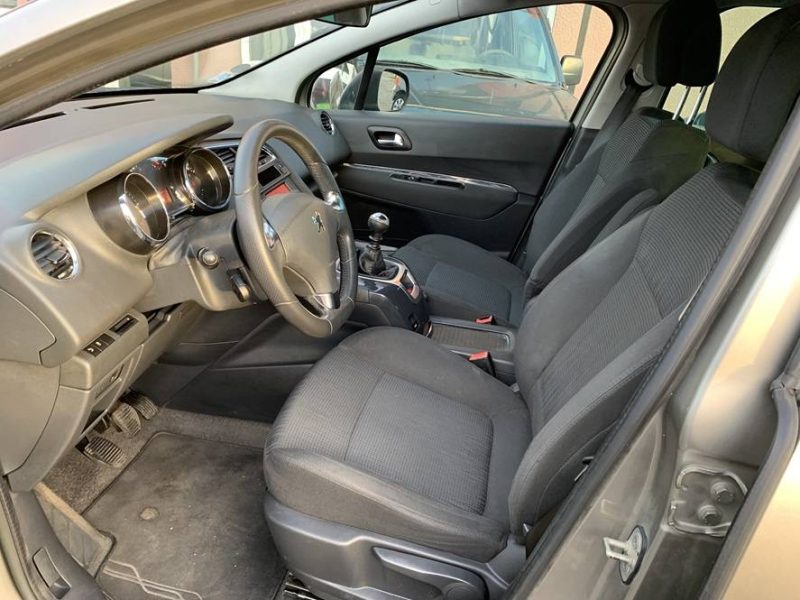 PEUGEOT 5008 1.6 HDI115 FAP ACTIVE 7PL 2013 première main