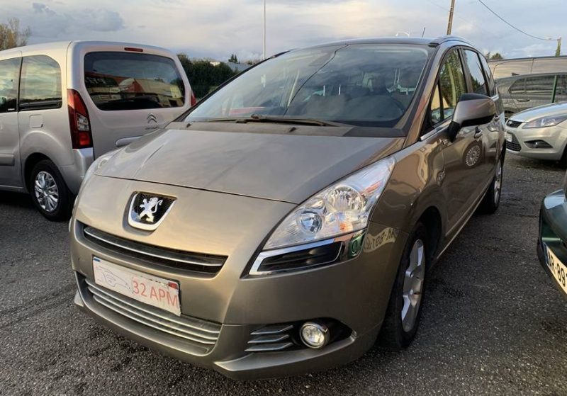 PEUGEOT 5008 1.6 HDI115 FAP ACTIVE 7PL 2013 première main