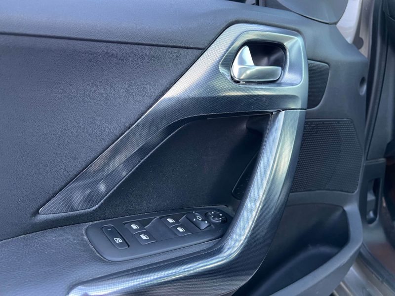 PEUGEOT 2008 - 2 1.6 120cv HDI  - 8V TURBO 2016 FELINE