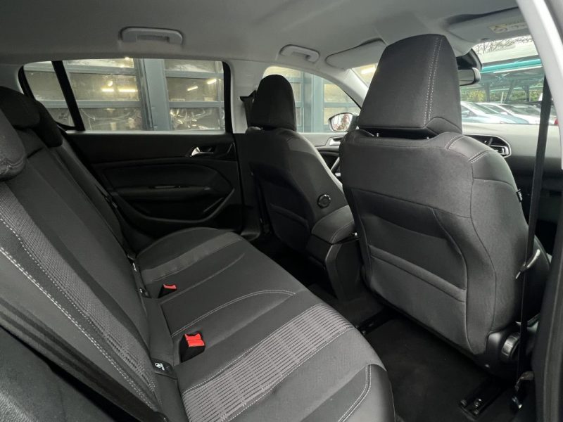 PEUGEOT 308 II ALLURE 1.6 HDI 120 Cv BOITE AUTO APPLE CARPLAY & ANDROID GPS CAMERA - GARANTIE 1 AN