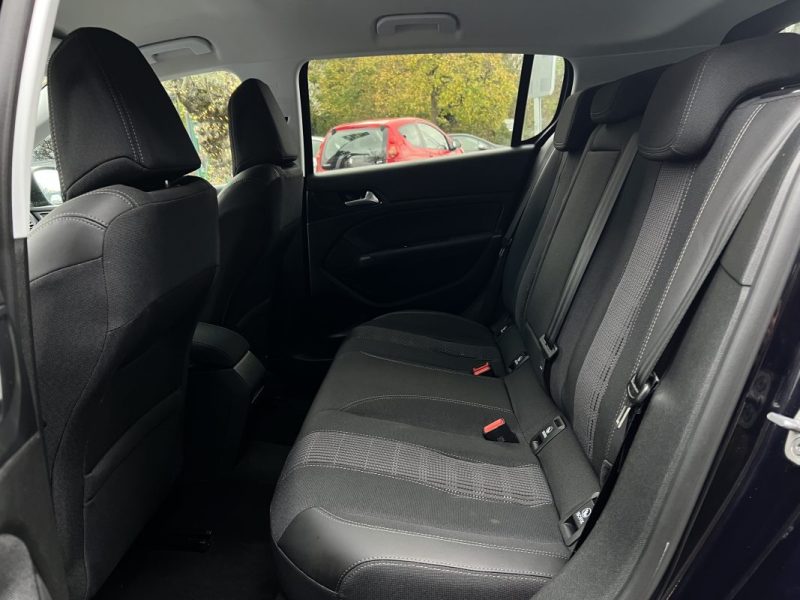 PEUGEOT 308 II ALLURE 1.6 HDI 120 Cv BOITE AUTO APPLE CARPLAY & ANDROID GPS CAMERA - GARANTIE 1 AN