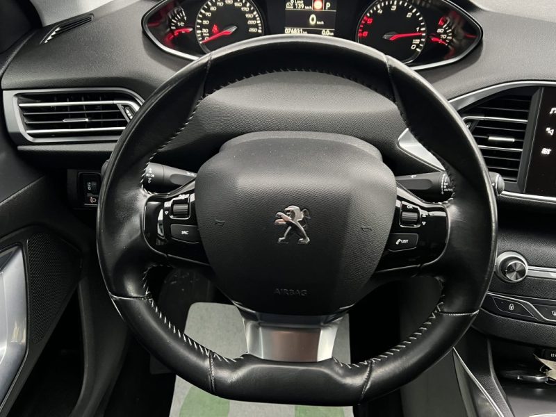 PEUGEOT 308 II ALLURE 1.6 HDI 120 Cv BOITE AUTO APPLE CARPLAY & ANDROID GPS CAMERA - GARANTIE 1 AN