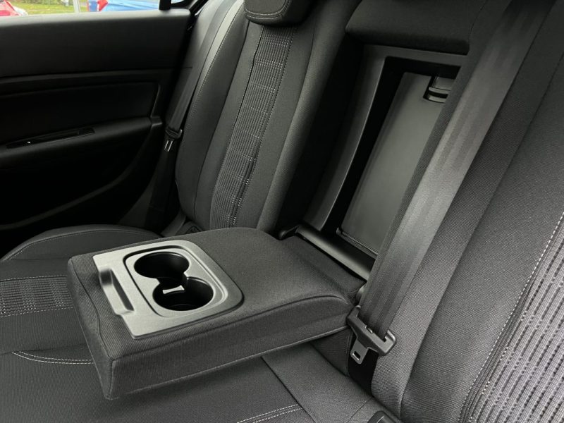 PEUGEOT 308 II ALLURE 1.6 HDI 120 Cv BOITE AUTO APPLE CARPLAY & ANDROID GPS CAMERA - GARANTIE 1 AN