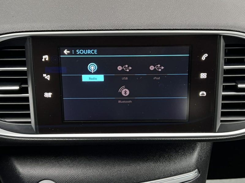 PEUGEOT 308 II ALLURE 1.6 HDI 120 Cv BOITE AUTO APPLE CARPLAY & ANDROID GPS CAMERA - GARANTIE 1 AN