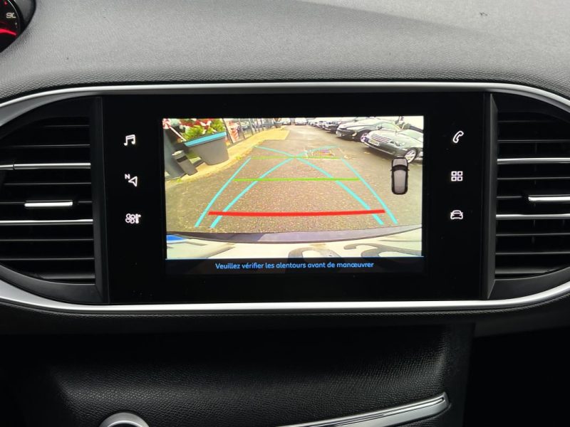 PEUGEOT 308 II ALLURE 1.6 HDI 120 Cv BOITE AUTO APPLE CARPLAY & ANDROID GPS CAMERA - GARANTIE 1 AN
