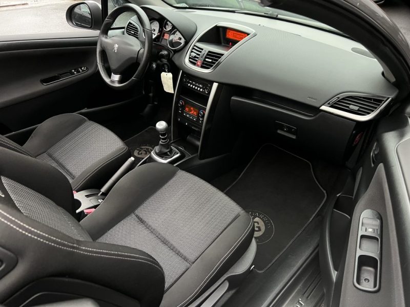 PEUGEOT 207 CC CABRIOLET PHASE 2 ROLAND GARROS 1.6 HDI 112 Cv 1ERE MAIN CRIT AIR 2 - GARANTIE 1 AN