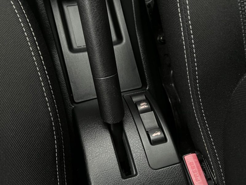 PEUGEOT 207 CC CABRIOLET PHASE 2 ROLAND GARROS 1.6 HDI 112 Cv 1ERE MAIN CRIT AIR 2 - GARANTIE 1 AN