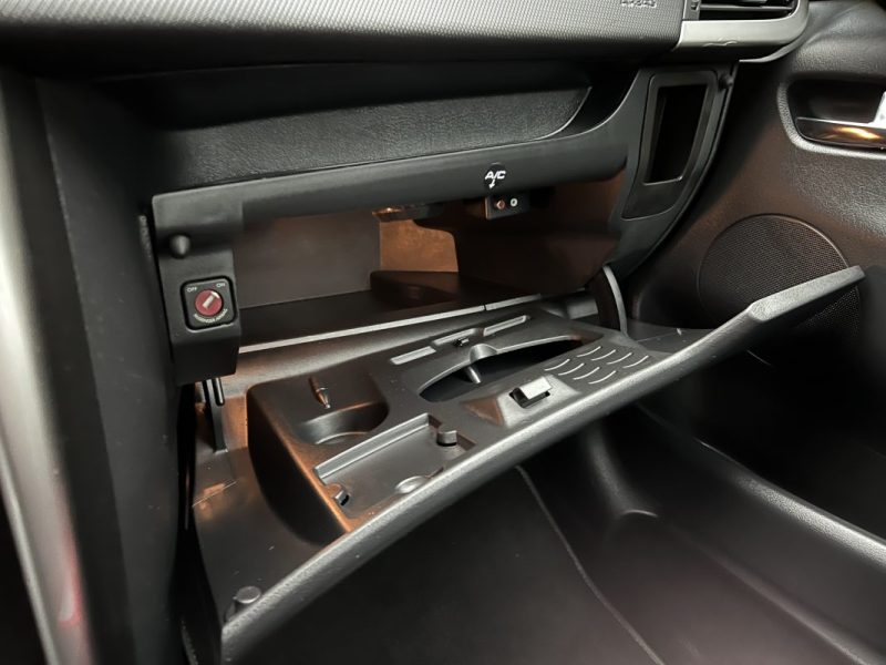 PEUGEOT 207 CC CABRIOLET PHASE 2 ROLAND GARROS 1.6 HDI 112 Cv 1ERE MAIN CRIT AIR 2 - GARANTIE 1 AN