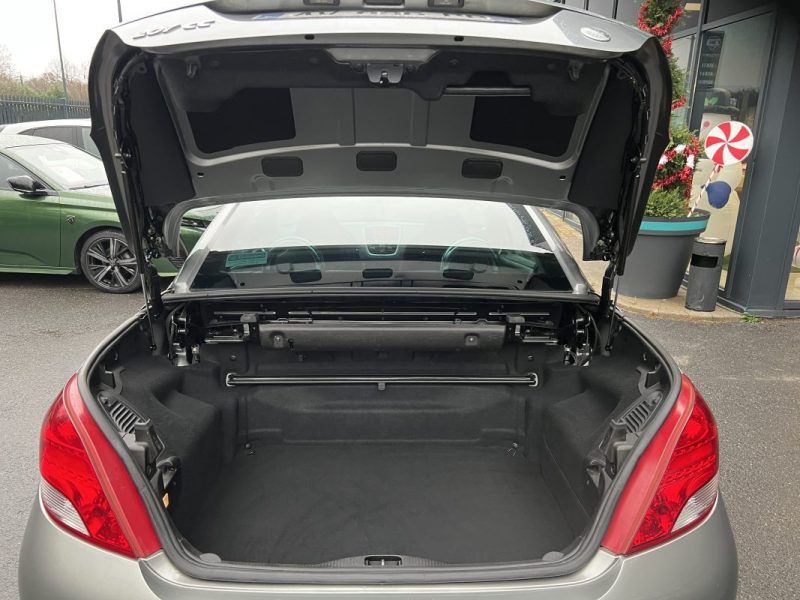 PEUGEOT 207 CC CABRIOLET PHASE 2 ROLAND GARROS 1.6 HDI 112 Cv 1ERE MAIN CRIT AIR 2 - GARANTIE 1 AN