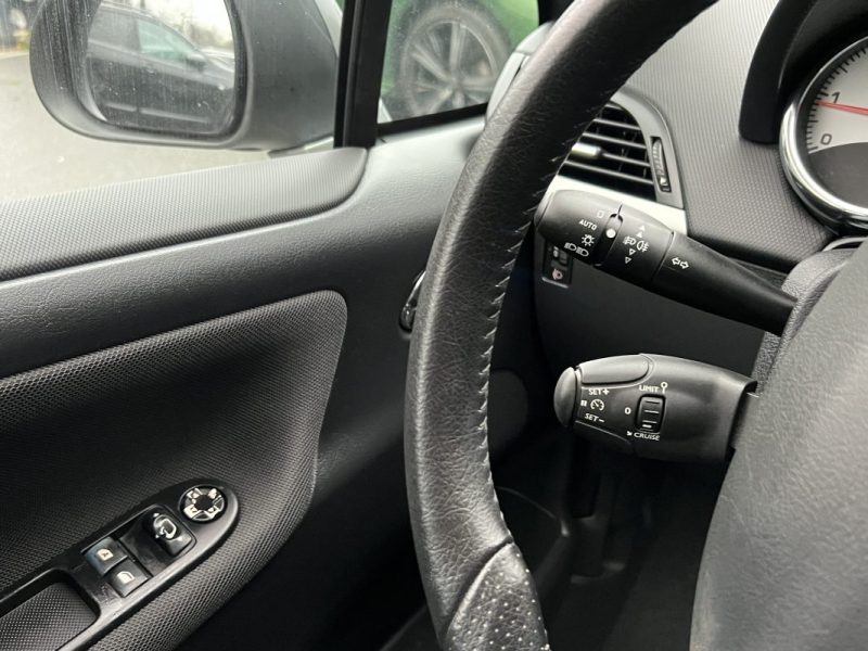 PEUGEOT 207 CC CABRIOLET PHASE 2 ROLAND GARROS 1.6 HDI 112 Cv 1ERE MAIN CRIT AIR 2 - GARANTIE 1 AN