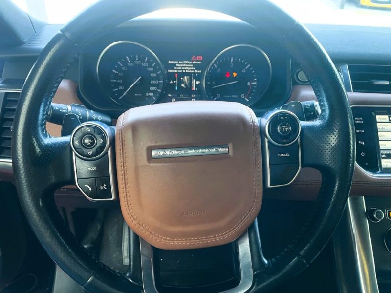 Magnifique Land Rover Range Rover Sport II 3.0 TDV6 HSE 24V 258CH tout-terrain 