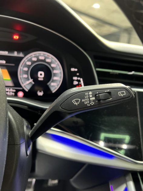 Audi Q8 60 TFSI E Quattro - 462CH - S-line - Toit ouvrant - Attelage électrique - 2ème main 