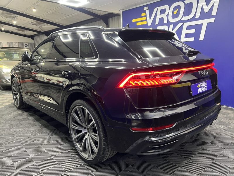 Audi Q8 60 TFSI E Quattro - 462CH - S-line - Toit ouvrant - Attelage électrique - 2ème main 
